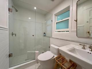 Pied-à-Terre Courtyard Luxury Guest Suite - 7