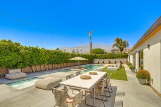 about 4 Mi to Dtwn Dog-Friendly Palm Springs Oasis! - Palm Springs - 0