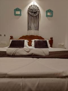 GoanHideaway Uno - Cozy 1BHK with Pool and Wifi - 10 Mins to Vagator - 4