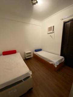 Apartamento na Enseada com vista para o mar - 300 m da praia - 3