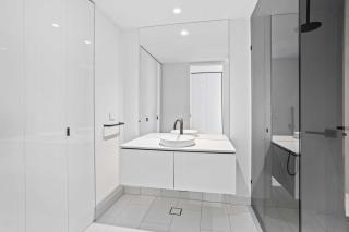 Palm Beach Luxury Apartment with Hinterland Views - Gold Coast - 3