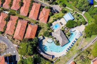 Spacious Villa Retreat in Private Resort - Playa Hermosa - 6