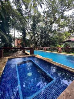 Renovated 3 bd Beach Walkable Pool - 3