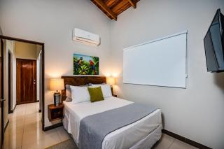 Renovated 3 bd Beach Walkable Pool - Potrero - 1