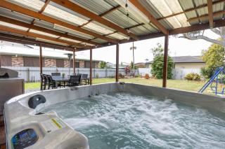 Villa Maris - Pet Friendly with Spa & Fire Pit - Callala Beach - 0