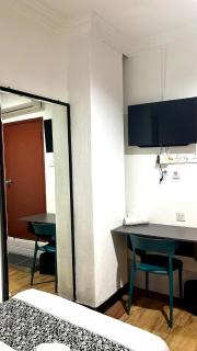 Switz Paradise Hotel - 5 minute walk to Centre Point and 10 minute walk to waterfront- - Kota Kinabalu - 3