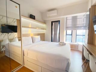 Minimalist and Homey Studio The Alton Apartment By Travelio - Semarang - 2