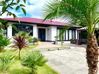 弓ヶ浜海水浴場徒歩1分! 一棟貸別荘! Yumigahama Beach House & BBQ! - Minamiizu - 0