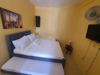 Lucena Meg's Studio Apmnt Deluxe rm-Near SM-Wifi - Lucena - 7