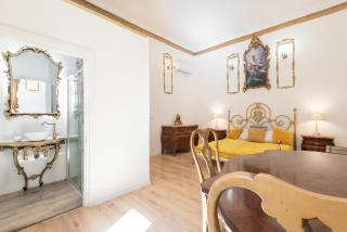 Historic suite next to the castle - Bari - 4