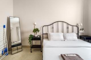 Quirky 1BHK Bandra W by The Bombay Home Company - Mumbai - 9