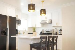 Spacious 3BR Modern Home in LA Perfect for Family - El Monte - 1