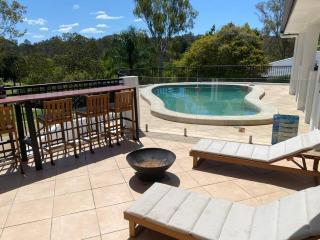 Brisbane Palm Springs-Inspired Home on Golf Course - Mount Crosby - 7