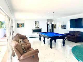 Brisbane Palm Springs-Inspired Home on Golf Course - Mount Crosby - 3