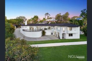 Brisbane Palm Springs-Inspired Home on Golf Course - Mount Crosby - 8