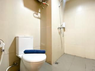 Homey Studio No Kitchen at Gateway Park LRT City Bekasi Apartment By Travelio - Bekasi - 6