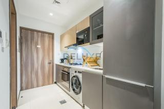 Modern Loft-Style Studio at Aria Residence, Jumeirah Village Circle by Deluxe Holiday Homes - Dubai - 8