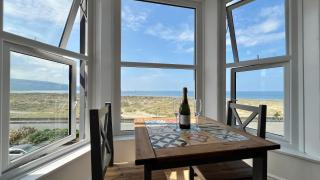 Barmouth Beach Front Apartments - 8