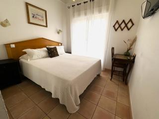 Hotel Les Flots Bleus - Le Lavandou - 2
