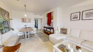 Luxury Ground Floor Apartment with Spa Facilities - 4