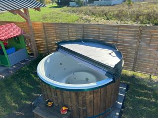 Dwa Wymiary - Całoroczny domek z Jacuzzi podgrzewane opłata dodatkowa w okresie wiosna - lato Basenem podgrzewany w okresie wiosna - lato w cenie - Morawica - 9