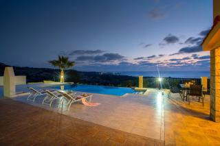 Magnificent Coral Bay Villa Villa Azure Cove 3 Bedrooms Great Sea Views Well-Furnished - Peyia - 1
