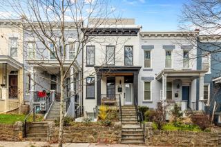 Central 2-BR City Sanctuary - Commuter-Friendly - Washington - 0