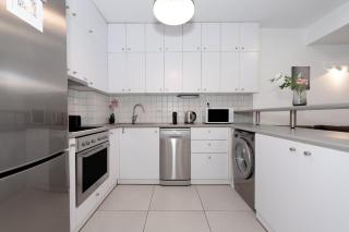Minimalist 2-Bedroom Apartment with Balcony in the Heart of Athens - Atene - 5