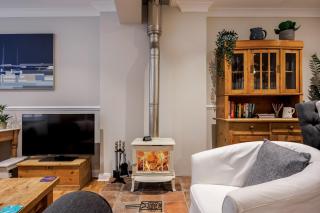 Gull House - Charming Cottage Feel with Log Burner - Poole - 6