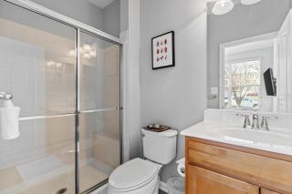 Convenience at a Great Value 4-BR DC Homestay - Washington - 6