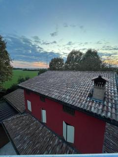 TENUTA FERRARI - Cortile - 0