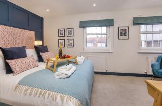 Coach House Loft - York - 8