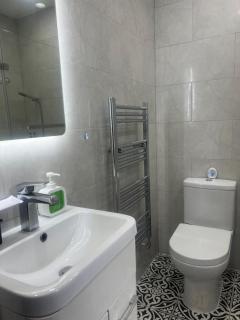 Modern self contained studio flat - Londra - 5