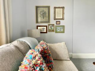 Perfectly Coastal - Central Apartment with Castle Views and minutes to Old Town - Hastings - 3