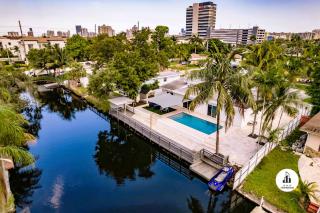 Uhost AI - Luxurious 5B Home w Pool & Lounge - Miami - 7