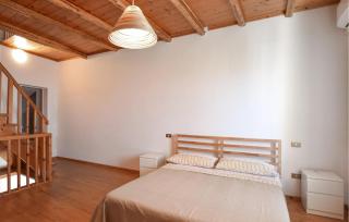 Awesome Home In Motta San Giovanni - Motta San Giovanni - 3