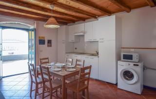 Awesome Home In Motta San Giovanni - Motta San Giovanni - 9