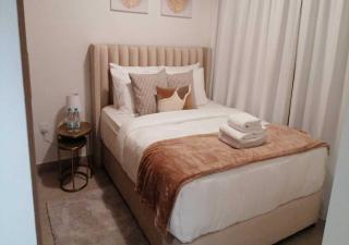 Greek Views 1 BR Azizi with Terrace - Dubai - 8