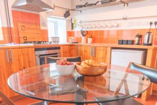 Pass the Keys Pet & Cycle Friendly Garden Home in New Mills - New Mills - 0