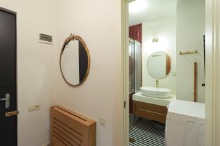 Modern Central Apt Near Stamba - By Wehost - Tbilisi - 2