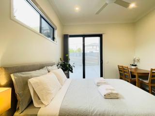Independent Room with onsuite and small kitchen - Brisbane - 6