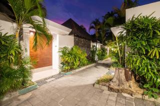 1-BR Private Pool WANDER Villa Seminyak Kunti Utara St - Seminyak - 2