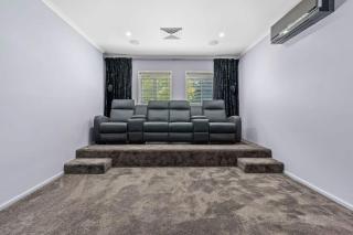 Exclusive Luxury Oasis Tumbi Umbi NSW - Berkeley Vale - 5