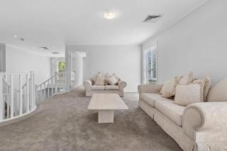 Exclusive Luxury Oasis Tumbi Umbi NSW - Berkeley Vale - 8
