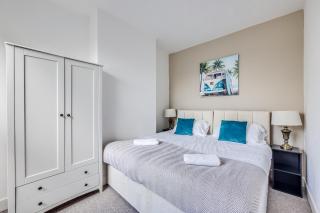 Charming House in Prime Location - Sleeps 7 - Free Parking, Fast WiFi, Smart TV with Netflix and Virgin TV by Yoko Property - 6