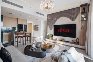 Elegant 2-Bedroom Apartment in Dubai Creek Harbour - By Dustay - 7