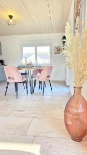 Weil am Rhein I Design I Klimaanlage I Balkon I Boxspring I Nespresso - 4