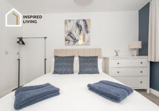Stylish & Modern 2 Bed 2 Bath With Free Parking - 2