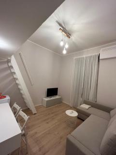 Studio Apartment Near Bocconi - Milan - 8