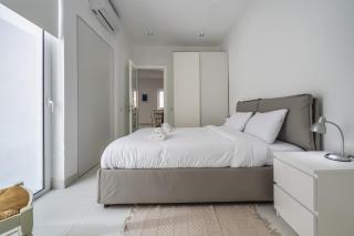 Sliema Seaside Apartment Retreat - Sliema - 3